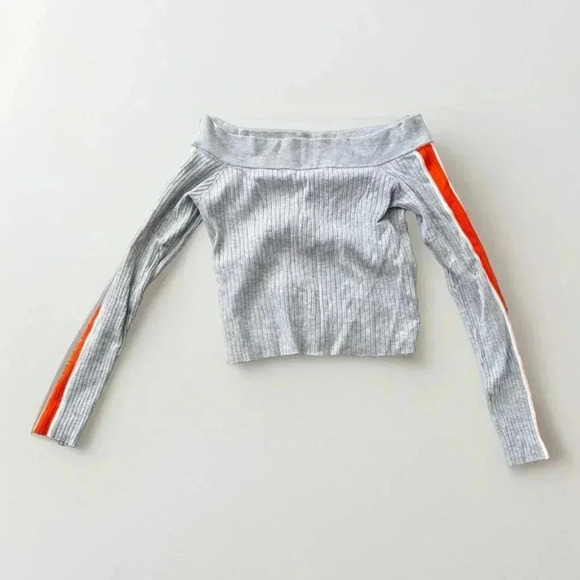 H&M Divided Grey Off the Shoulder Long Sleeve Cropped Sweater Size Large - Picture 1 of 6